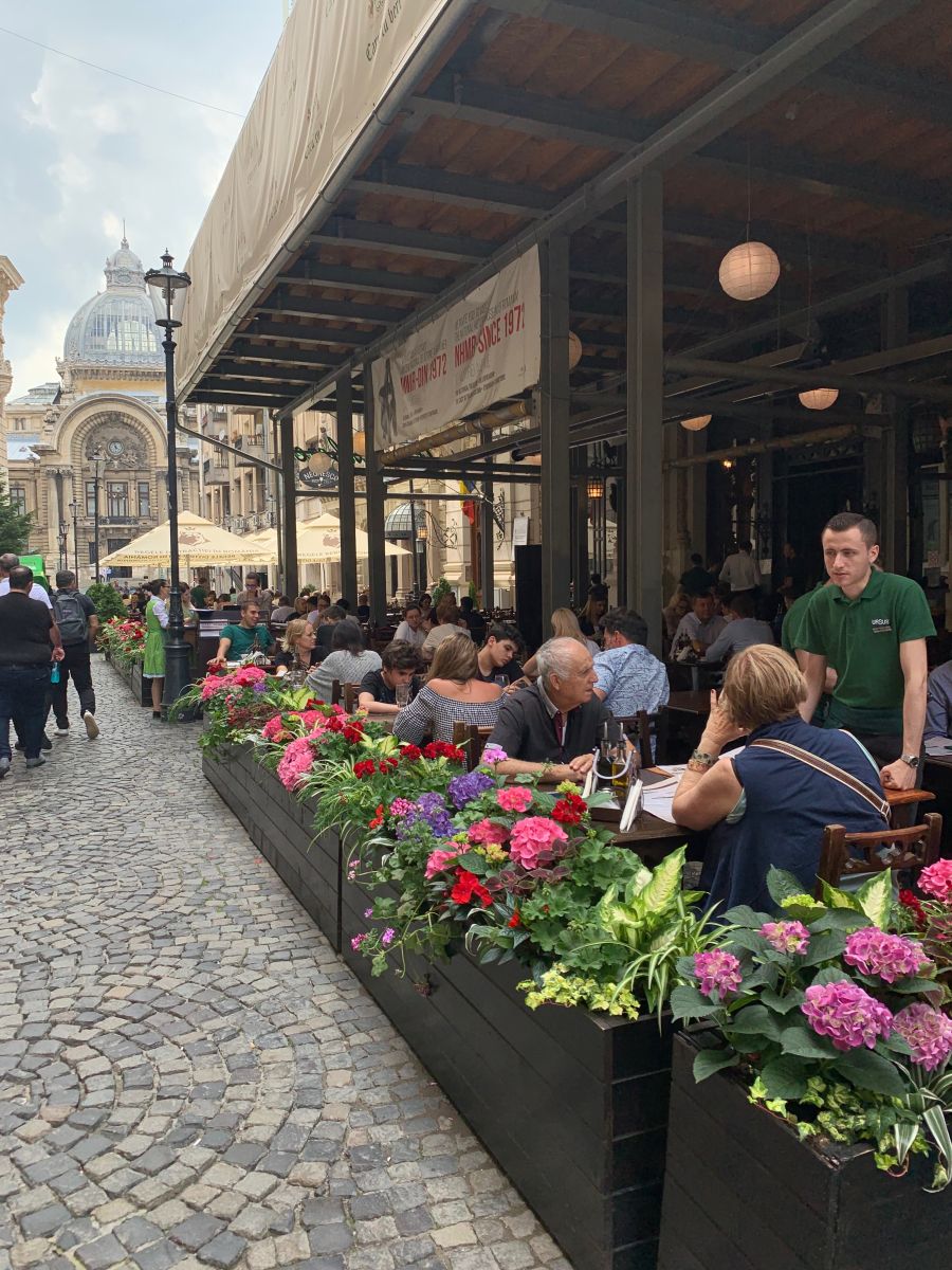 The oldest restaurant in Bucharest