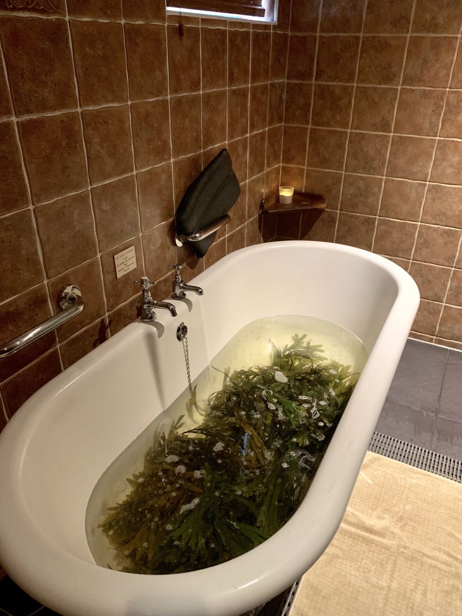 The Voya Seaweed bath