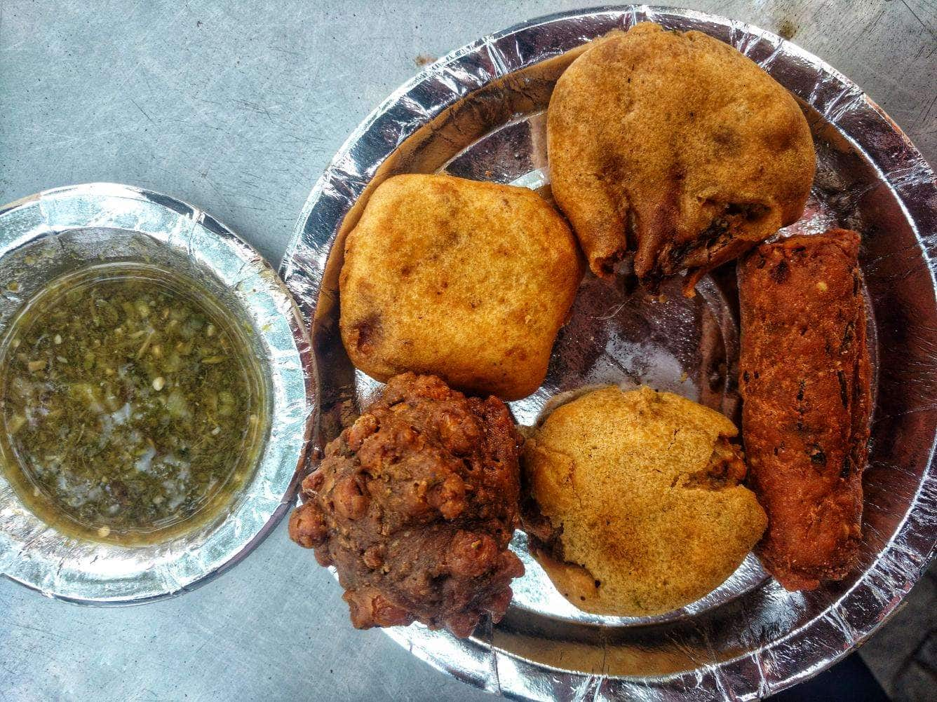 Khandani Pakode Wala from Sarojini Nagar